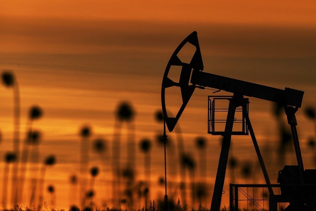 Oil prices continue to fall in global markets