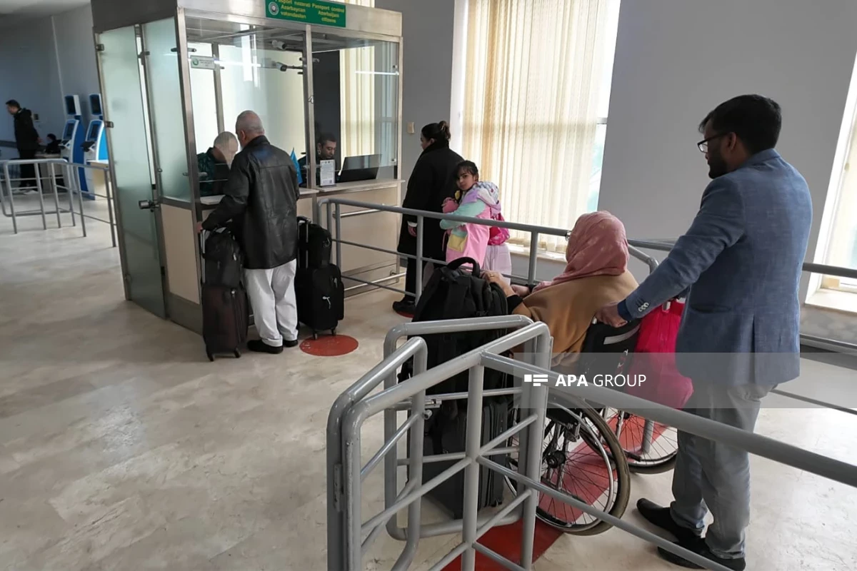 37 people evacuated from Iran through Azerbaijan border - PHOTO 