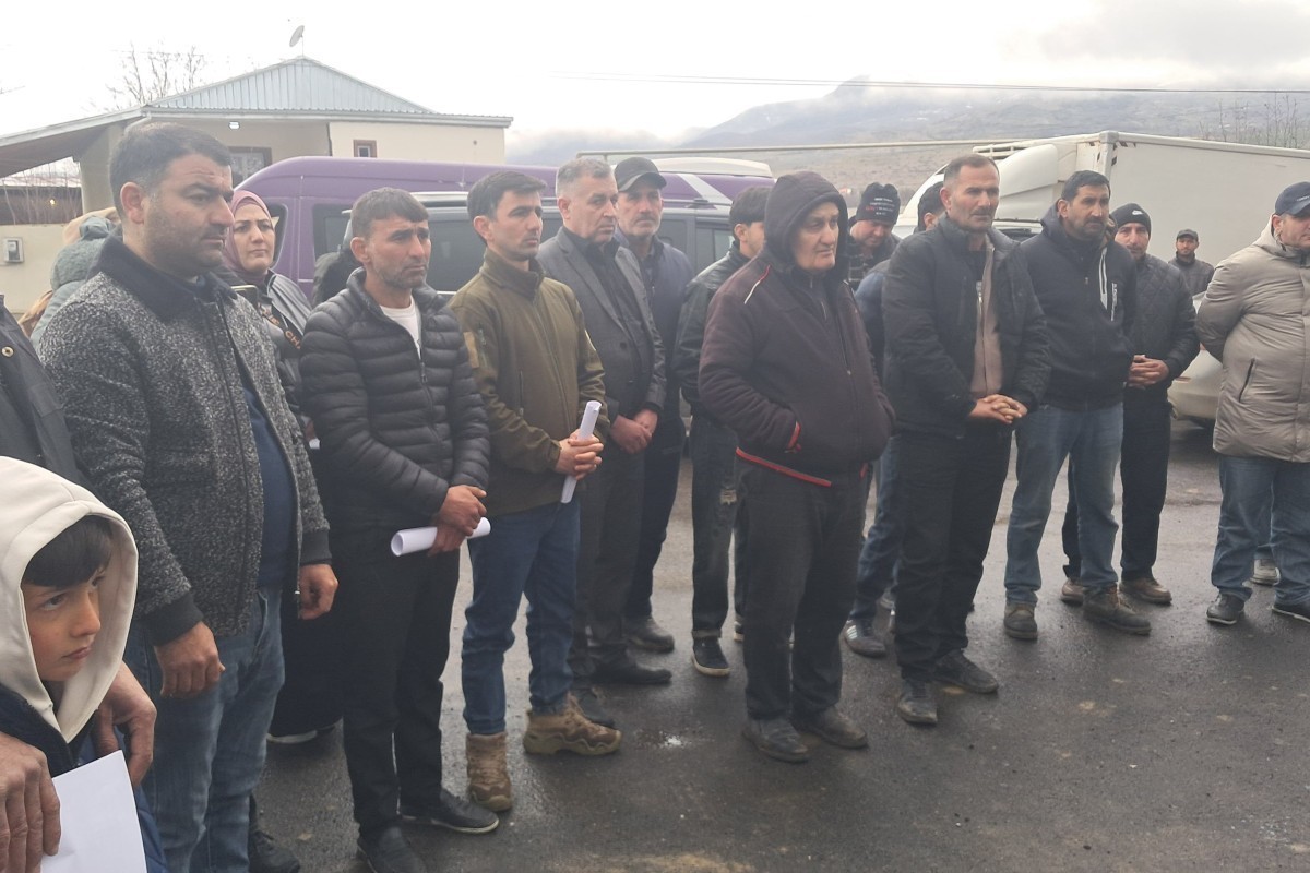 New resettlement convoy arrives in Khojavand’s Girmizi Bazar, keys handed over - PHOTO 