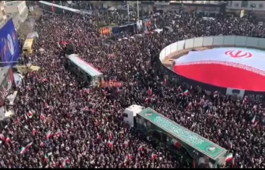 Mass funeral ceremony held in Tehran for officials killed in airstrikes