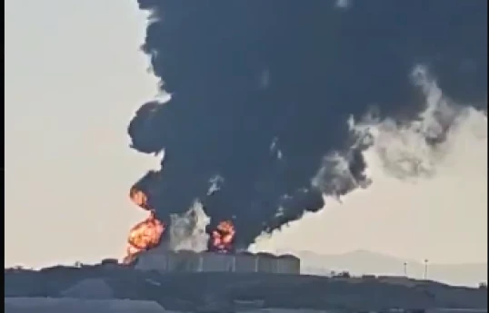 Oil storage facilities hit in Oman’s Salalah port, Ambrey and state TV say - VIDEO 