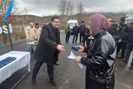New resettlement convoy arrives in Khojavand’s Girmizi Bazar, keys handed over - PHOTO 