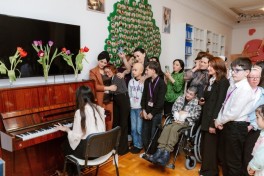 Leyla Aliyeva, Arzu Aliyeva, and Alena Aliyeva visit “Support for Living” Center