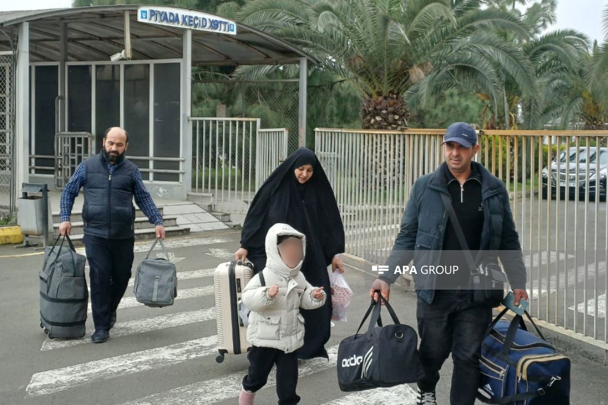 Four people evacuated from Iran via Azerbaijan border