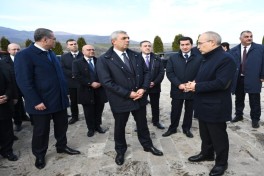 Coordination Headquarters members view sunflower oil plant in Girmizi Bazar settlement