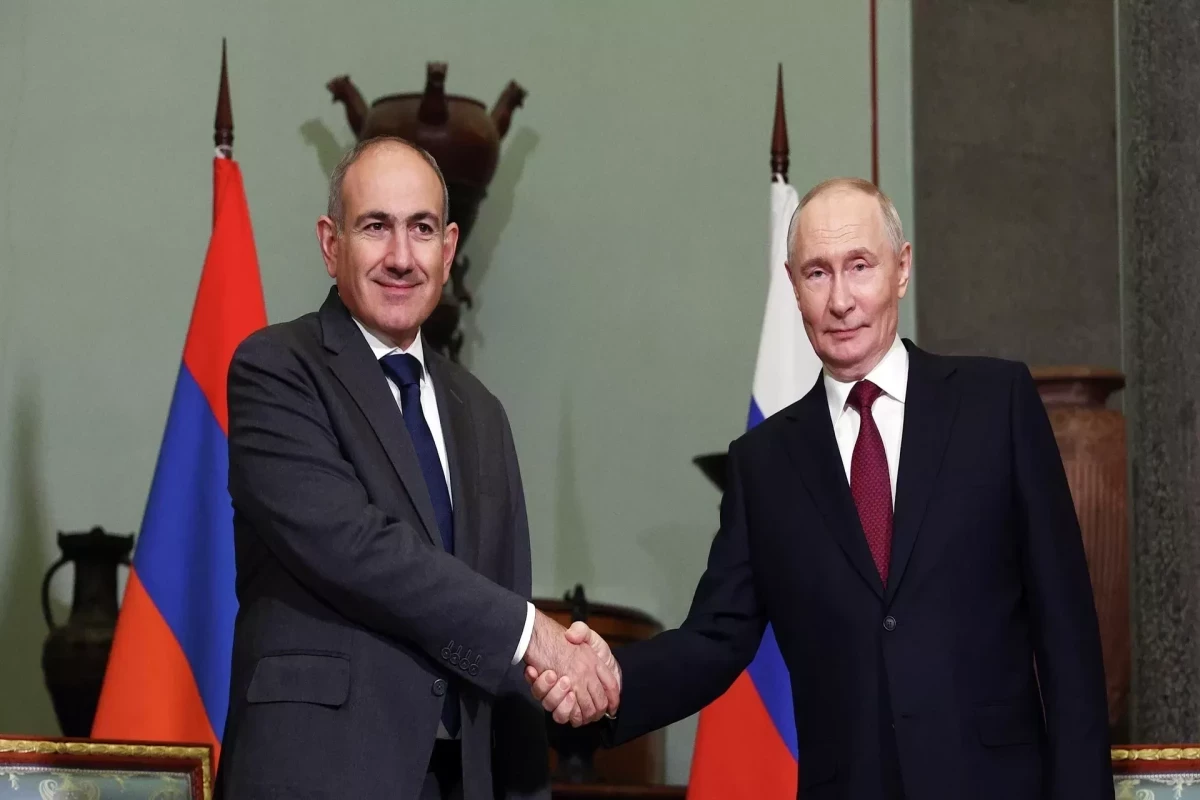 Putin and Pashinyan discuss development of bilateral relations