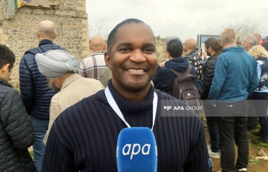 Ailan Dekoto, a traveler