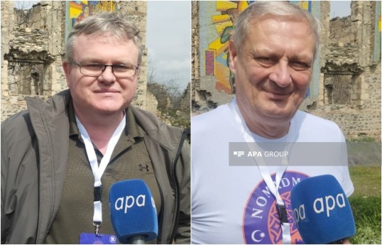 Irish traveler Damien Stak and Finnish traveler Kari Karanko