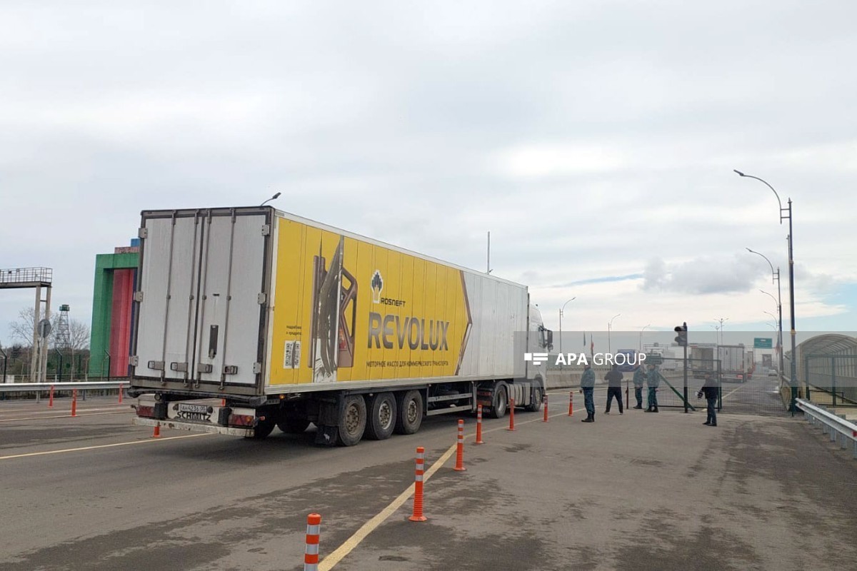Humanitarian aid convoy sent by Russia passes from Azerbaijan to Iran -PHOTO  -UPDATED 