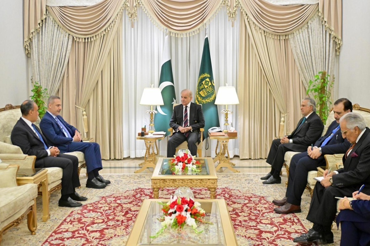Regional powers meet in Pakistan, discuss unblocking Hormuz