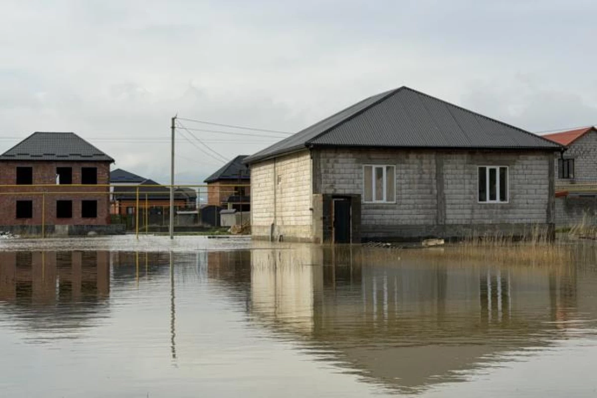 Over 800 homes and more than 1,000 yards remain flooded in Dagestan