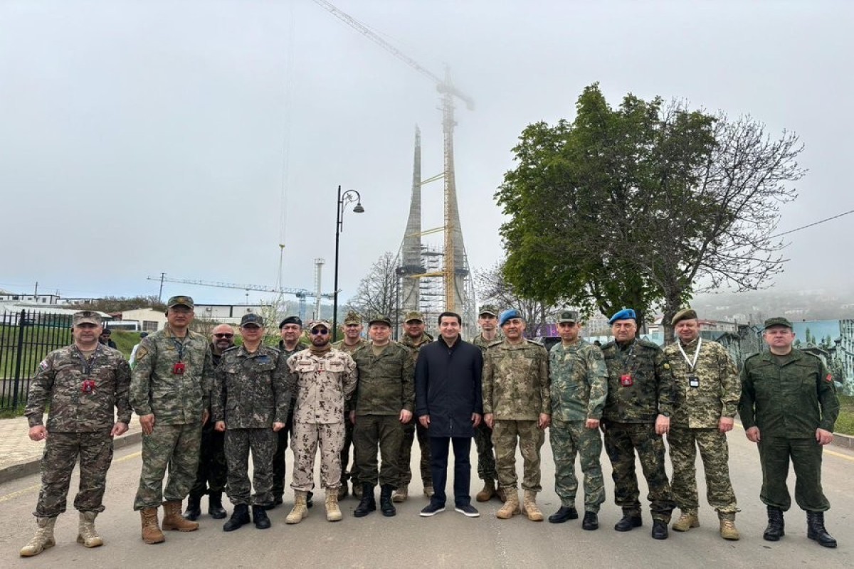Hikmat Hajiyev shares photo with accredited military attachés in Shusha