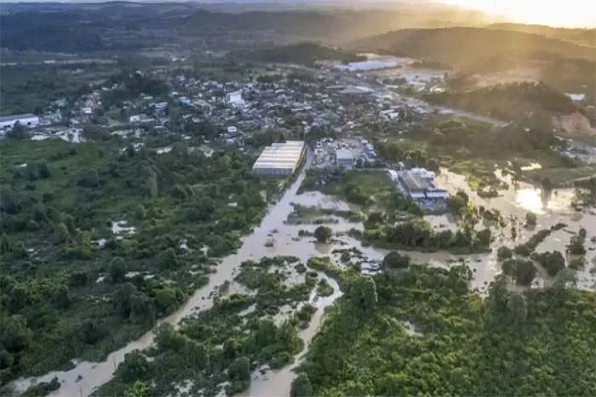 At least six dead, thousands displaced as heavy rains hit northeastern Brazil