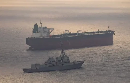 Iran juggles oil cuts and floating storage to resist US blockade - BBG