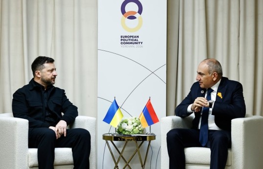 Ukrainian President Volodymyr Zelenskyy, Armenian Prime Minister Nikol Pashinyan