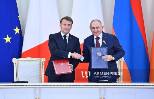 French president Emmanuel Macron, Armenian Prime Minister Nikol Pashinyan
