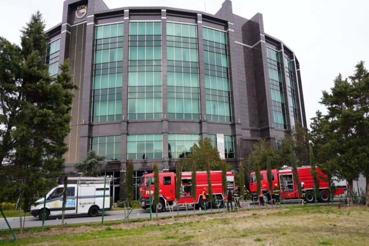 Emergency Ministry conducts fire safety drills in Baku hotels ahead of WUF13 - VIDEO 