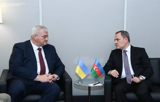 Telephone conversation held between Azerbaijani, Ukrainian FMs