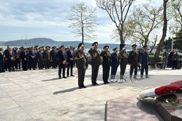 Azerbaijani officials visit Heydar Aliyev monument in Istanbul on 103rd anniversary - PHOTO 