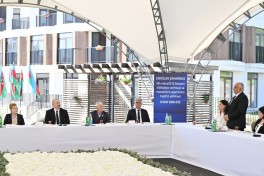 President Ilham Aliyev met with families moving to first residential complex in Zangilan - UPDATED 