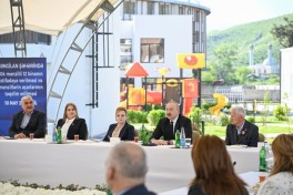 President Ilham Aliyev met with families moving to first residential complex in Zangilan - UPDATED 