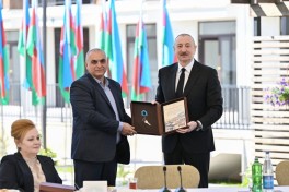 President Ilham Aliyev met with families moving to first residential complex in Zangilan - UPDATED 