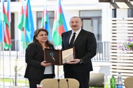 President Ilham Aliyev met with families moving to first residential complex in Zangilan - UPDATED 