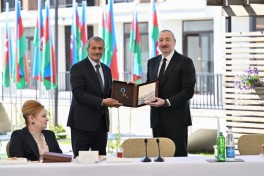 President Ilham Aliyev met with families moving to first residential complex in Zangilan - UPDATED 