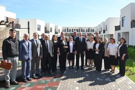 President Ilham Aliyev met with families moving to first residential complex in Zangilan - UPDATED 