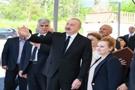 President Ilham Aliyev met with families moving to first residential complex in Zangilan - UPDATED 