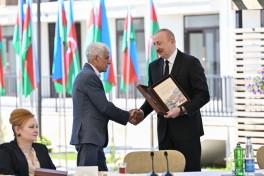 President Ilham Aliyev met with families moving to first residential complex in Zangilan - UPDATED 