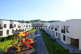 President Ilham Aliyev met with families moving to first residential complex in Zangilan - UPDATED 