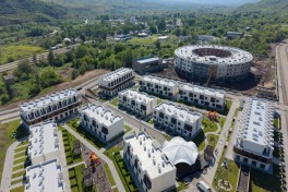 President Ilham Aliyev met with families moving to first residential complex in Zangilan - UPDATED 