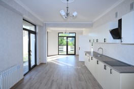 President Ilham Aliyev met with families moving to first residential complex in Zangilan - UPDATED 