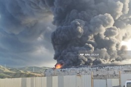 Warehouse fire in Baku brought under control, 2 helicopters involved -PHOTO  -UPDATED - 4   -VIDEO 