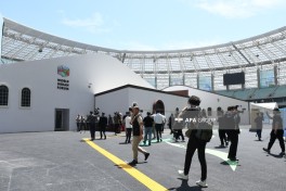 Media representatives familiarize themselves with WUF13 preparations at Baku Olympic Stadium - PHOTO 