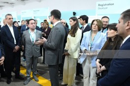 Media representatives familiarize themselves with WUF13 preparations at Baku Olympic Stadium - PHOTO 