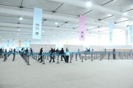 Media representatives familiarize themselves with WUF13 preparations at Baku Olympic Stadium - PHOTO 