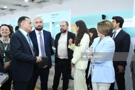 Media representatives familiarize themselves with WUF13 preparations at Baku Olympic Stadium - PHOTO 