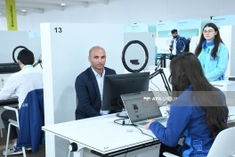 Media representatives familiarize themselves with WUF13 preparations at Baku Olympic Stadium - PHOTO 