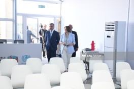 Media representatives familiarize themselves with WUF13 preparations at Baku Olympic Stadium - PHOTO 