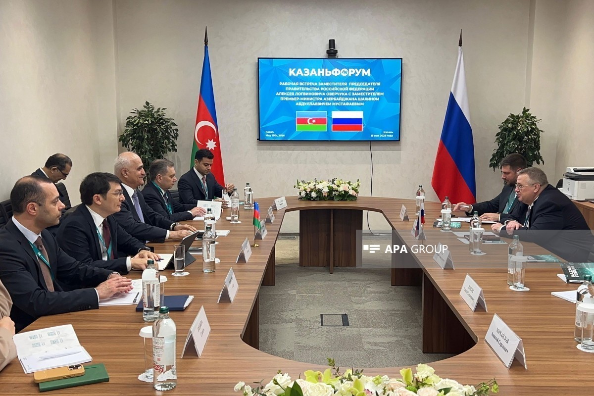 Azerbaijani, Russian deputy PMs hold talks in Kazan - PHOTO 