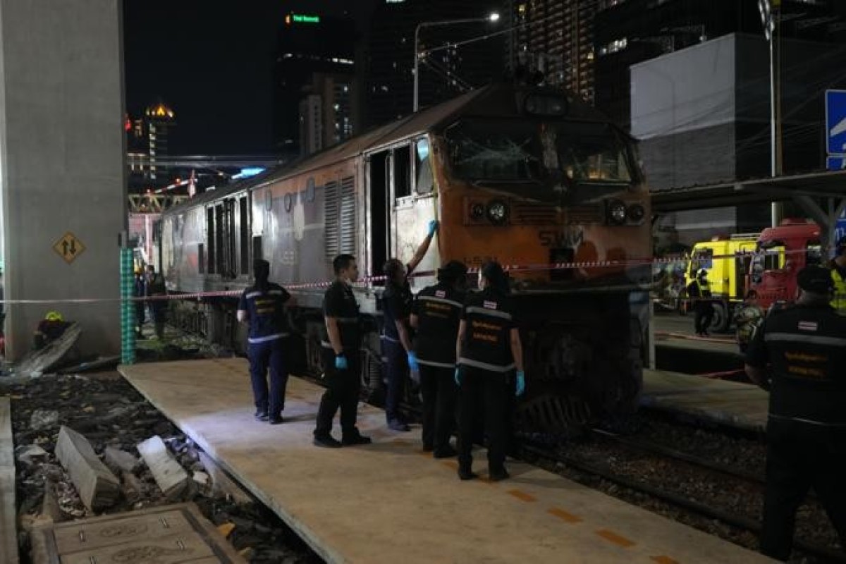 Six foreigners injured in Bangkok train-bus collision
