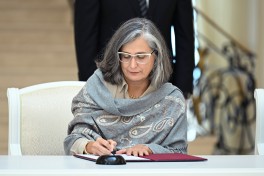 President Ilham Aliyev receives UN-Habitat Executive Director