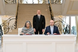 President Ilham Aliyev receives UN-Habitat Executive Director