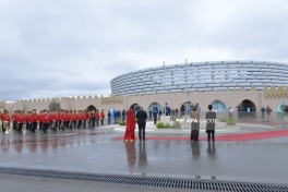 WUF13: UN and Azerbaijani flags raised in Baku - PHOTO 
