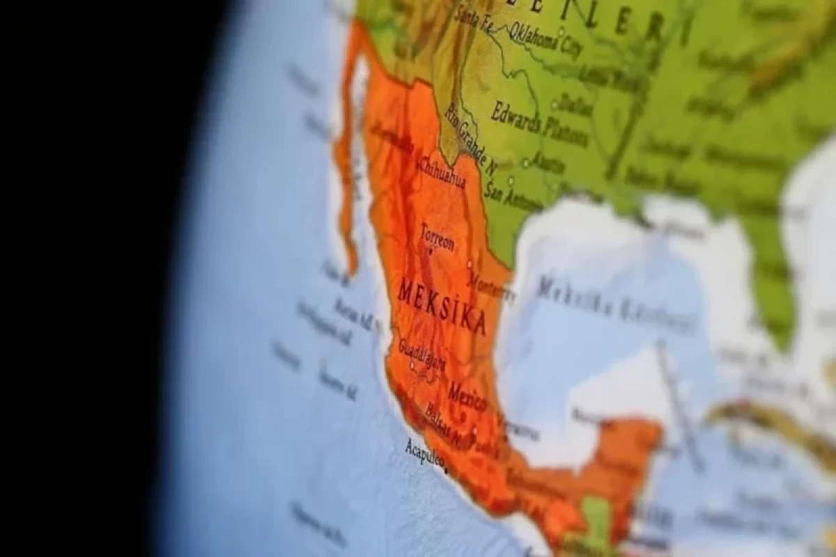 Gunmen kill 10 people in a town in Mexico