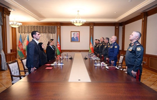 Minister of Defense presents families of Azerbaijan National Heroes with medals