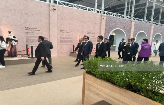 Deryageldi Orazov visits “Urban Expo” exhibition at WUF13 in Baku - PHOTO 