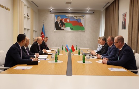 Azerbaijan’s Emergency Situations Minister meets Belarus architecture and construction minister at WUF13